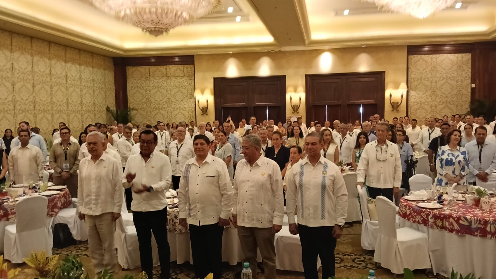 Comida con el gobierno del Estado