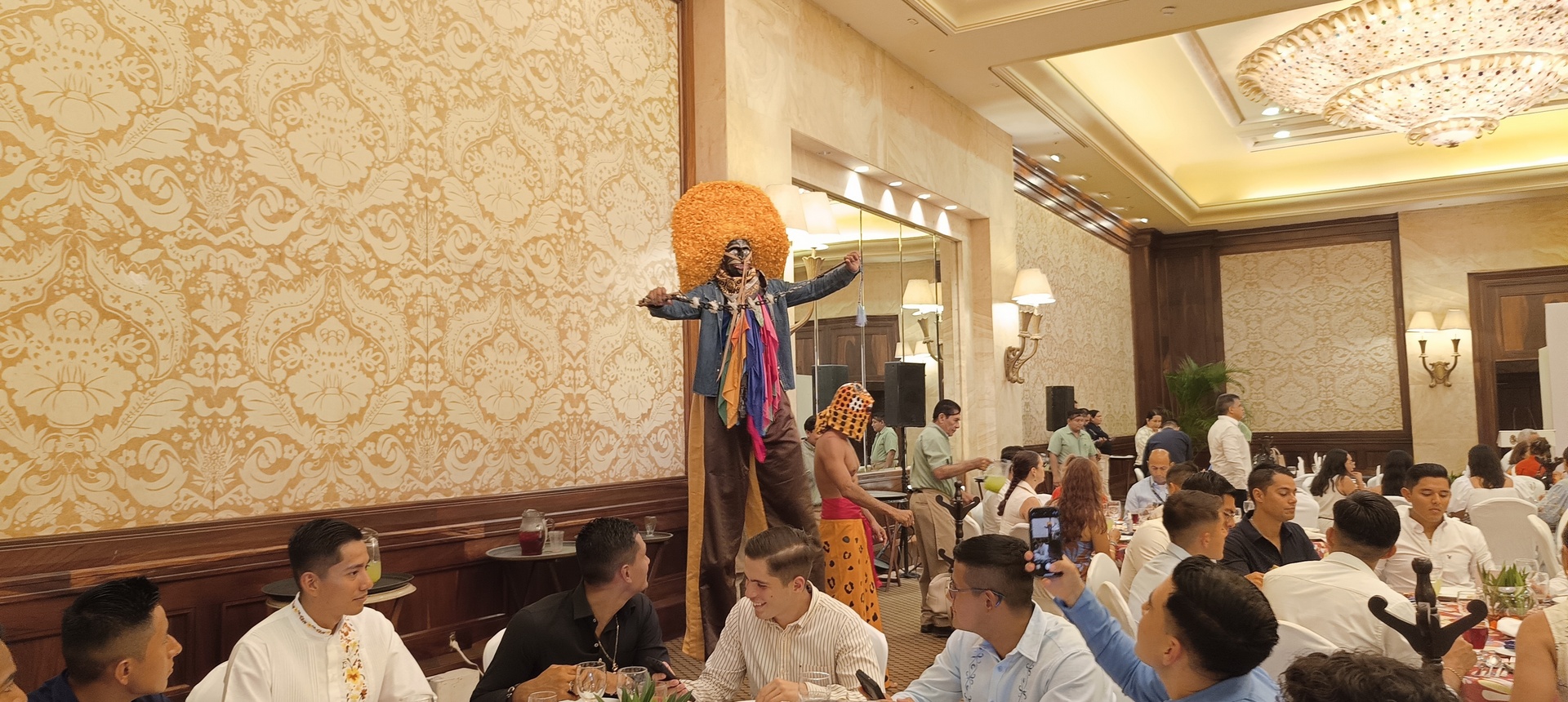 Comida con el gobierno del Estado