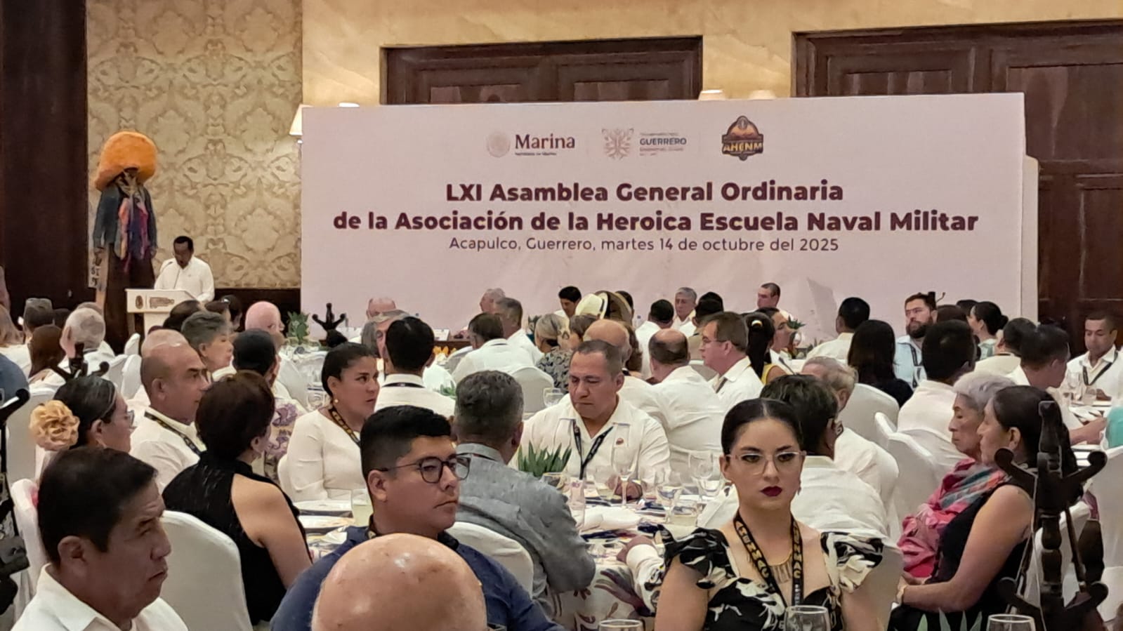 Comida con el gobierno del Estado