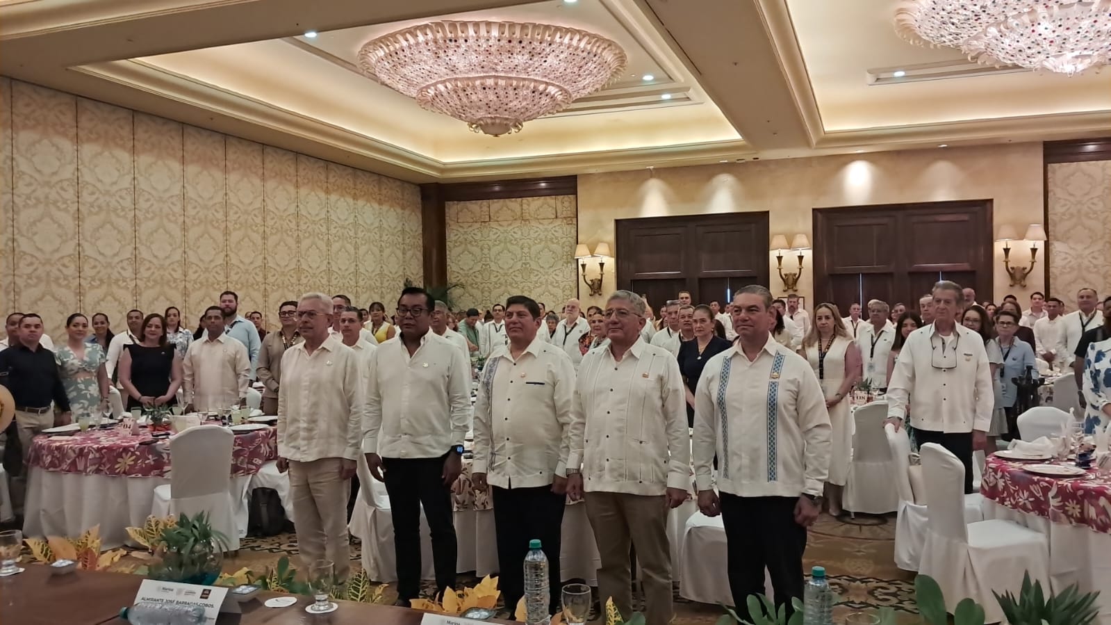 Comida con el gobierno del Estado